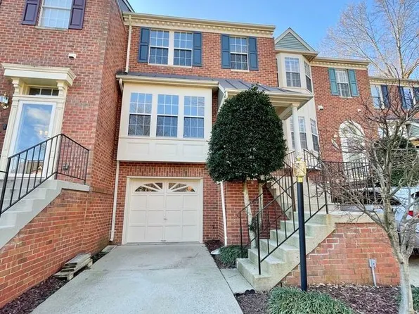 1385 Park Garden Ln, Reston, VA 20194