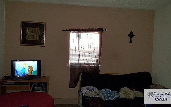 3rd image of 1026 Blue Bonnet Dr
