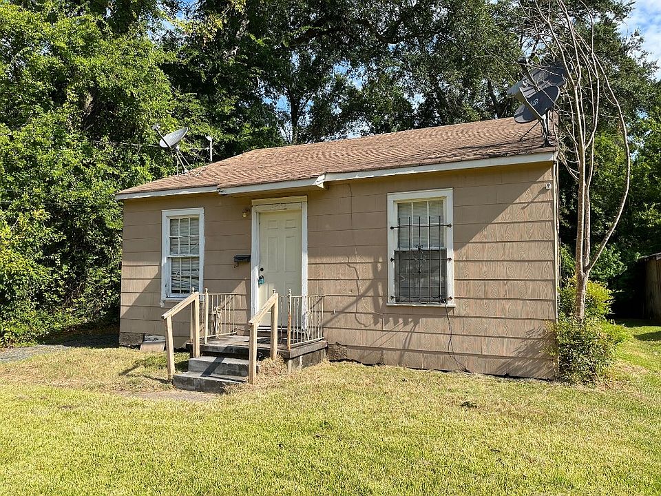 1st image of 2636 Essex St