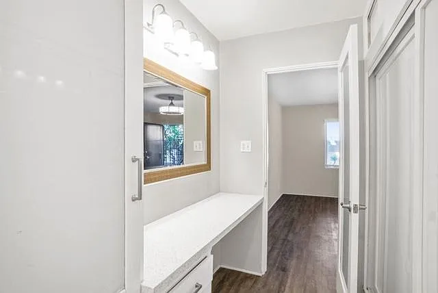 Studio-Closet/dressing area