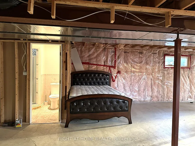 252 Lemon Grass Cres — Photo 23