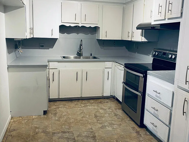 943 Waterview St — Photo 17