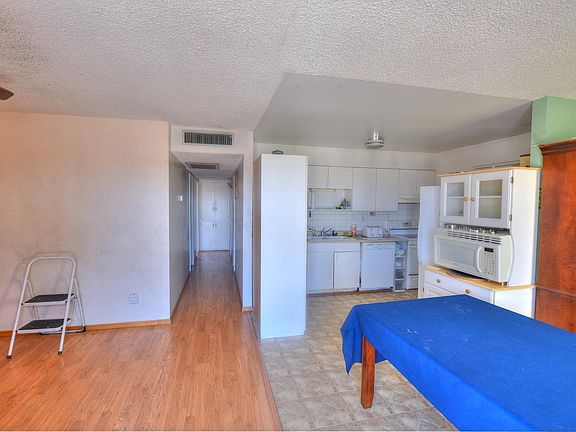 3rd image of 1317 S Eagle Ave