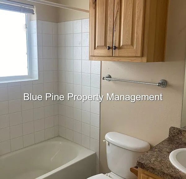 460 E Center St #6 — Photo 6