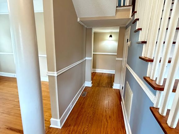 5th image of 106 S East Ave