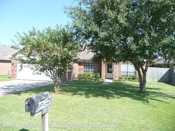 3rd image of 13606 Country Pine Ct