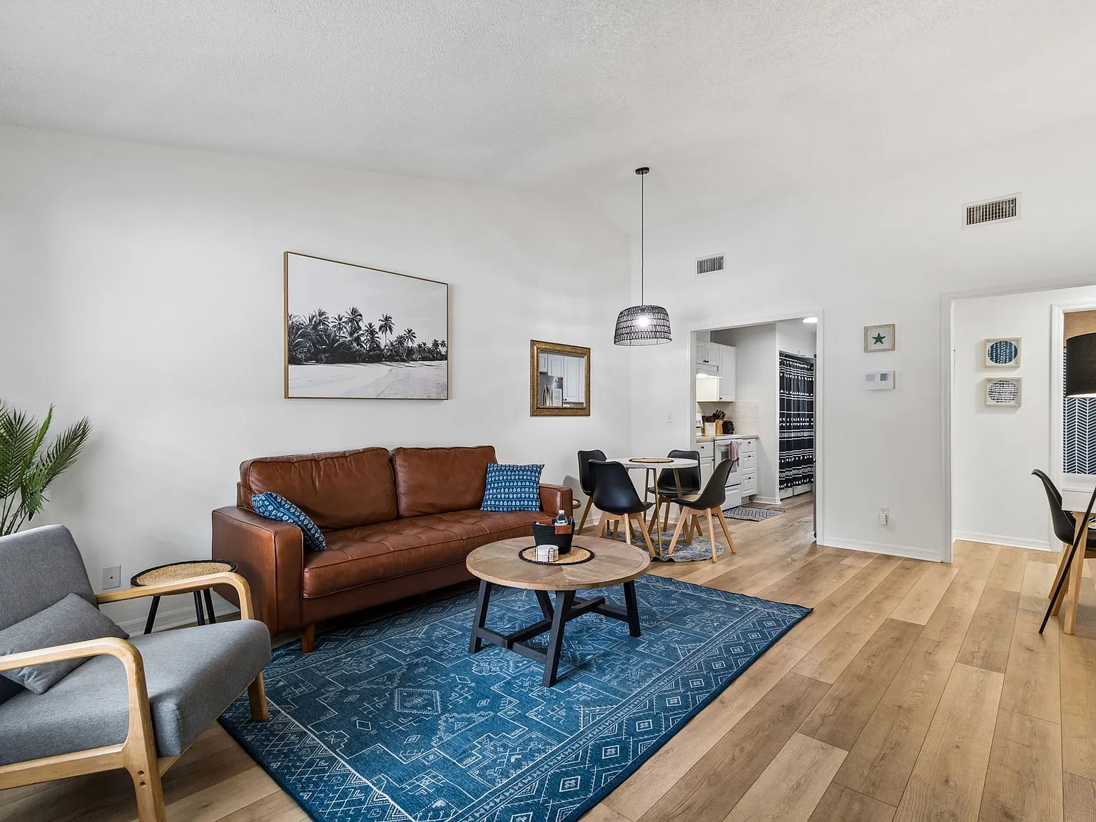 2 bed, 1100 sqft, $1,850 — Photo 4