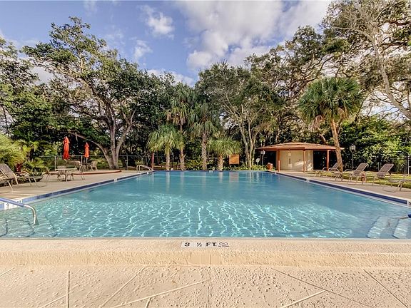 4th image of 2623 Seville Blvd Unit 309