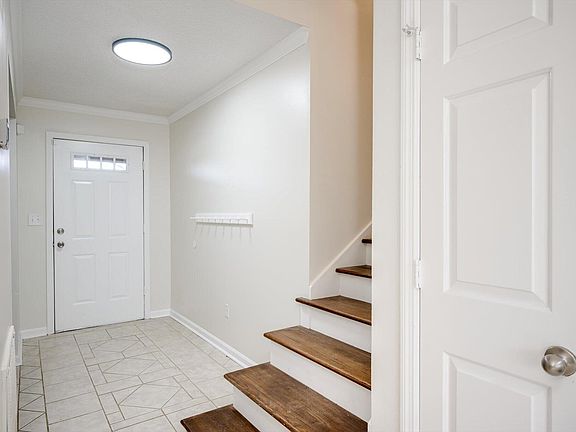 5th image of 4014 Royal Oaks Court