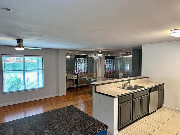 3rd image of 3418 Orlando Dr