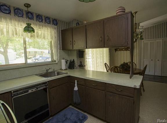 4th image of 34024 Burton Ln