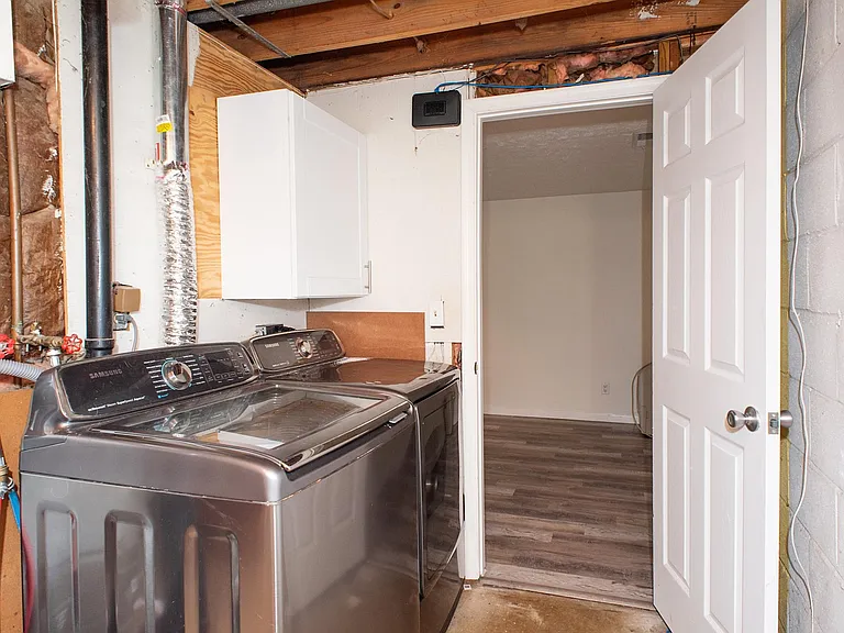 430 Blossom Tree Ct — Photo 32