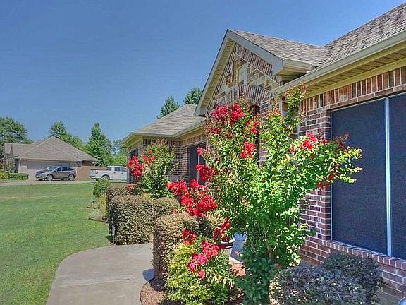 2nd image of 5 Heritage Blvd