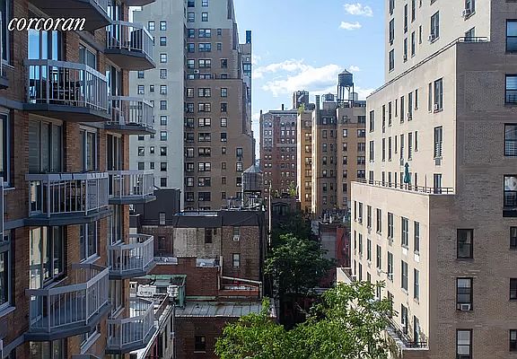 3rd image of 201 W 72nd St APT 10J