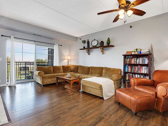 2nd image of 440 W Mahogany Ct Unit 406