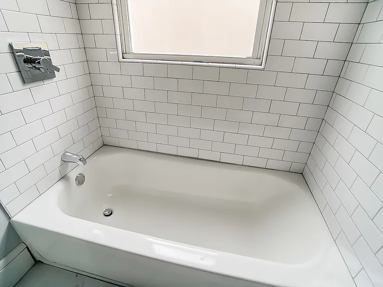 2307 Center St — Photo 32