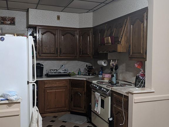 4th image of 245 Bay 20th St #2