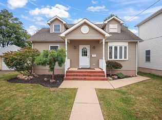 40 Jeanette St, Carteret, NJ 07008