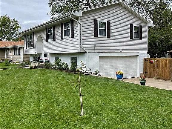 3rd image of 5001 Cresthaven Dr
