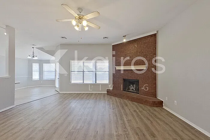 3 bed, 2.0 bath, 1614 sqft, $1,725 — Photo 2