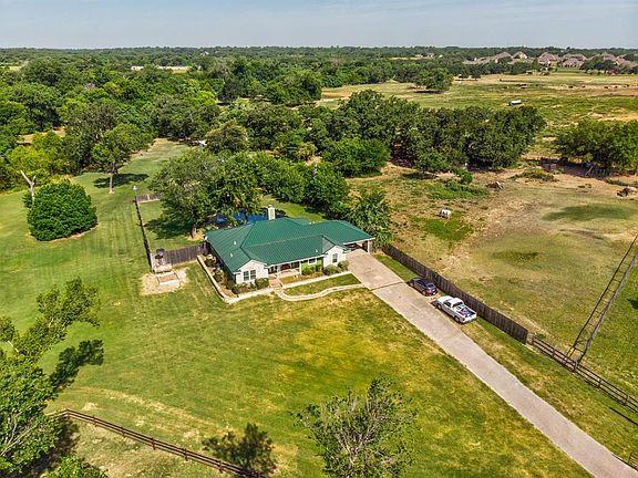 3rd image of 7201 Pecan Ct