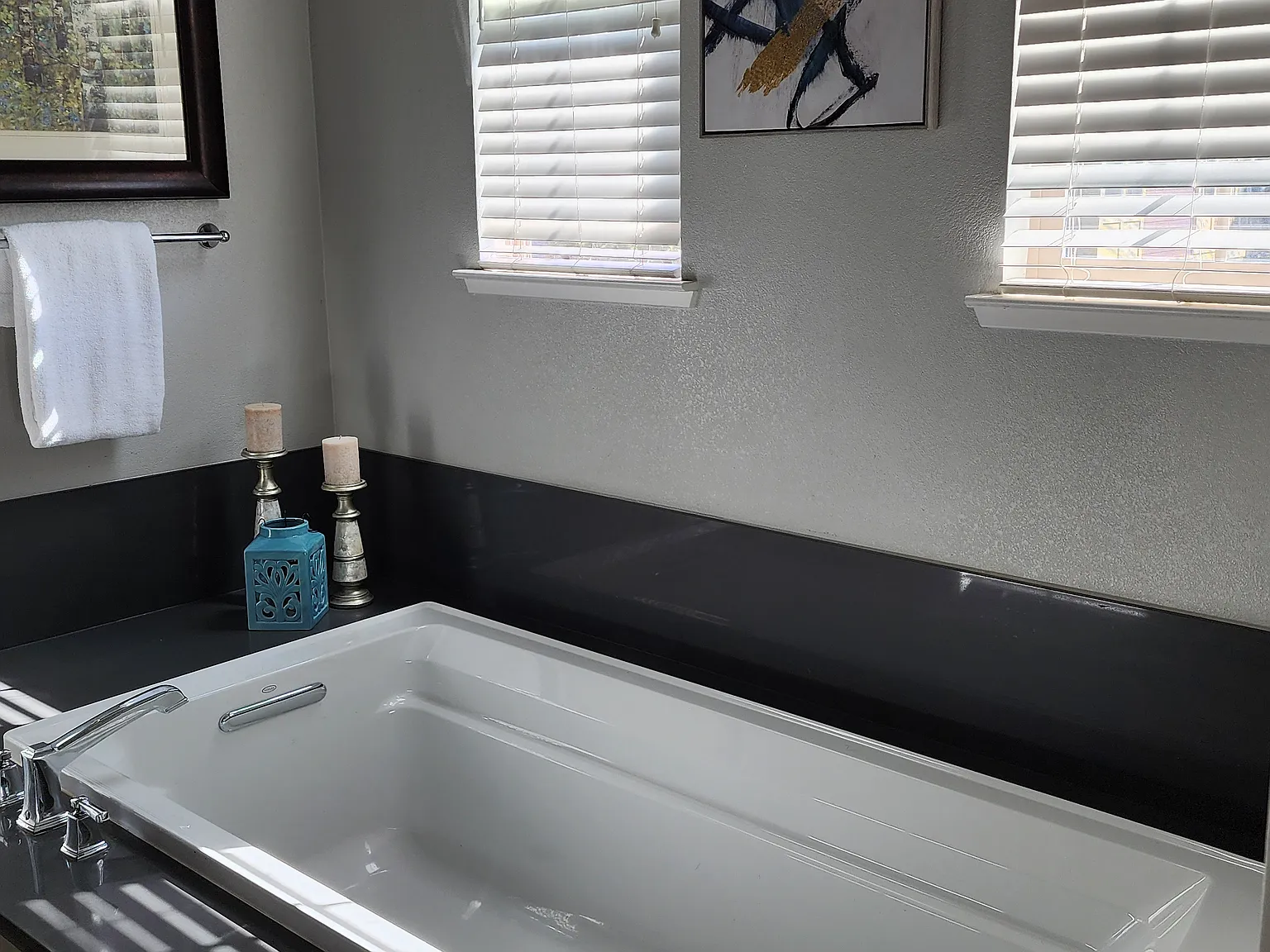 4 bed, 2016 sqft, $4,300 — Photo 2