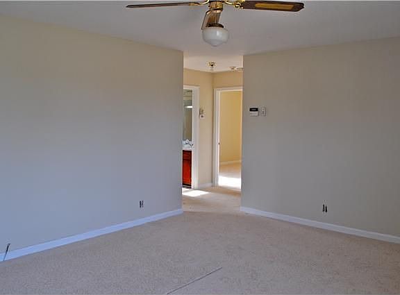 3rd image of 702 Shelton Cir
