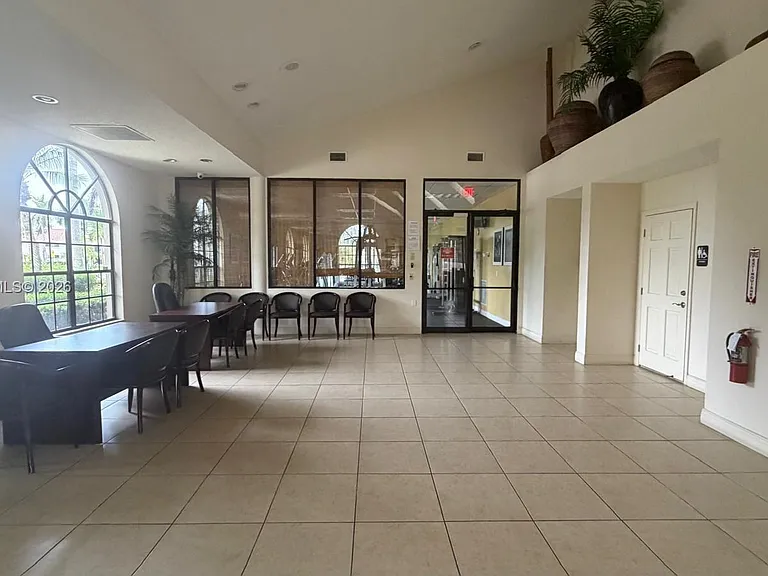 1760 Windorah Way #H — Photo 9