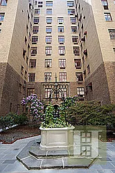 116 East 68th Street in Lenox Hill