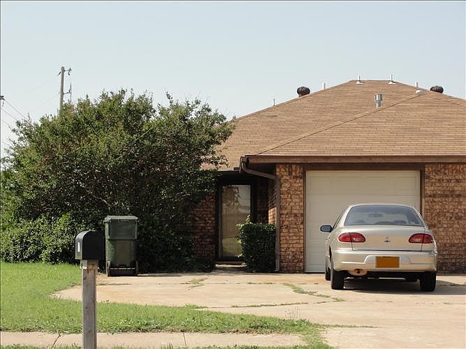 1st image of 2340 Twisted Oak Dr