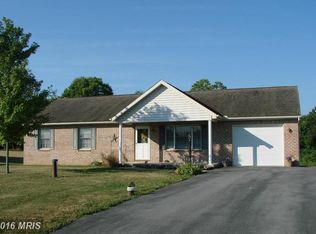 10128 Jasper Dr, Greencastle, PA 17225