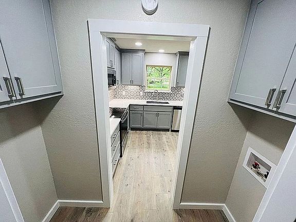 3rd image of 2605 W Highland Dr