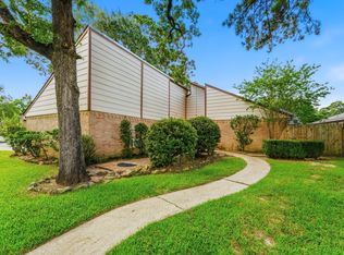 2718 Knollbrook Ln, Spring, TX 77373