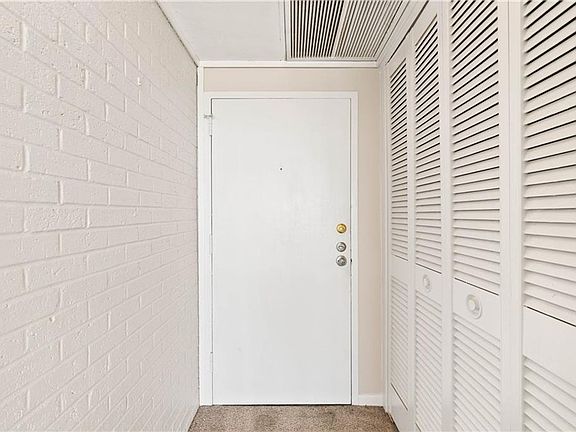 3rd image of 4600 Ocean Dr APT 906