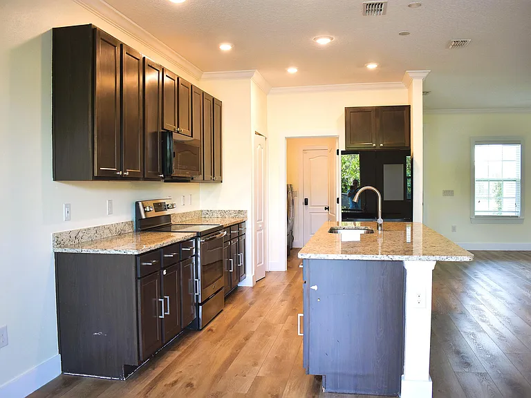 1217 SW Marmore Ave — Photo 6