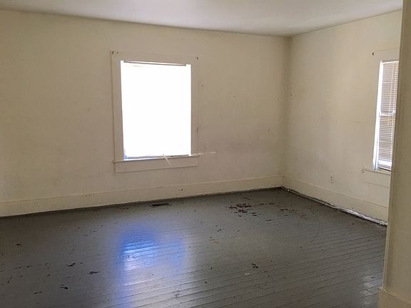5th image of 518 Plum St