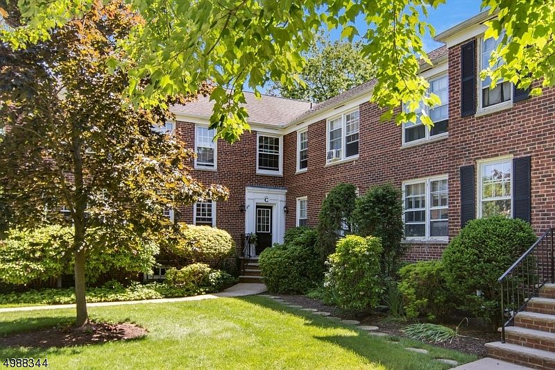 1st image of 101 Gates Ave #C004c-4