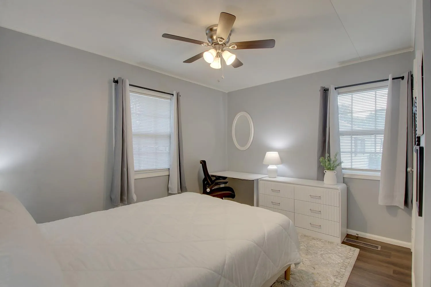 3 bed, 870 sqft, $3,000 — Photo 4