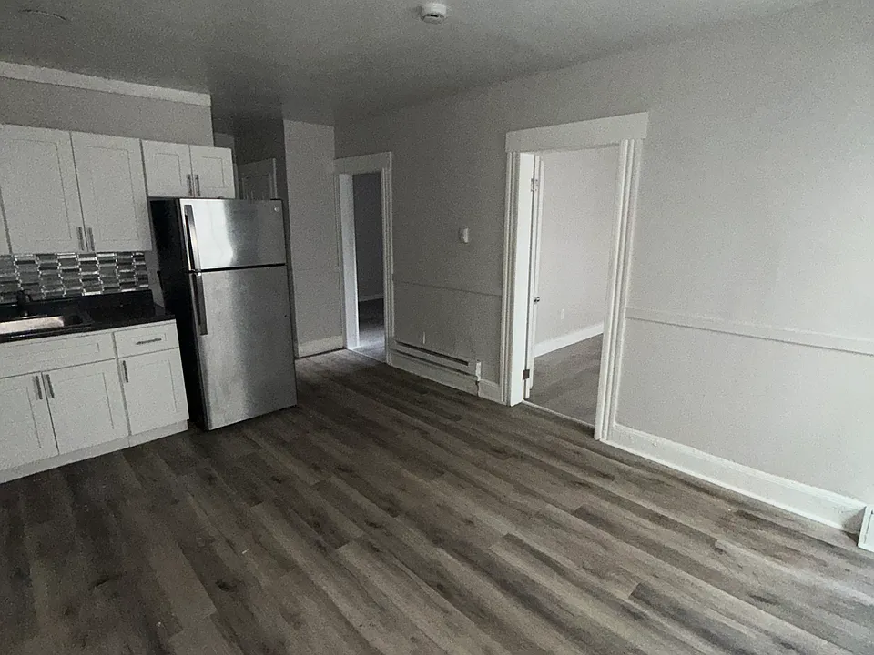 343 Pearl St #1R