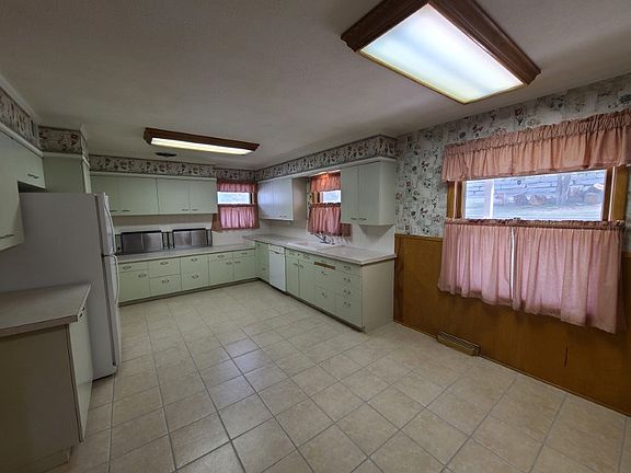 5th image of 1729 Glen Ave