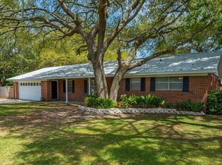 724 Powell Dr NE, Fort Walton Beach, FL 32547