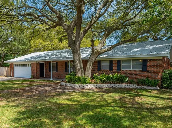 724 Powell Dr NE, Fort Walton Beach, FL 32547