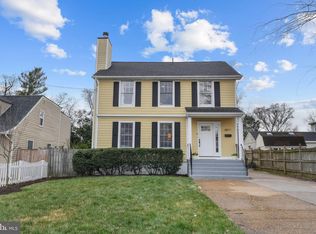 6811 Custis Pkwy, Falls Church, VA 22042