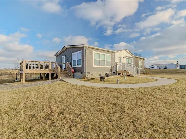 205 Volunteer Rd, Hillsville, VA 24343
