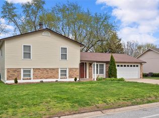 5 Oakridge West Dr, Saint Peters, MO 63376