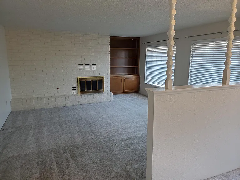 2467 Hawkins St — Photo 3
