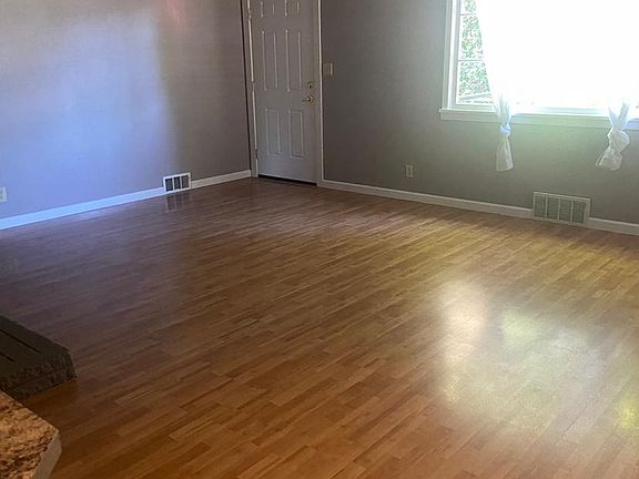 4th image of 7824 123rd Ave NE