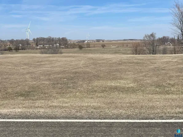 801 Ridge View Rd, Beaver Creek, MN 56116