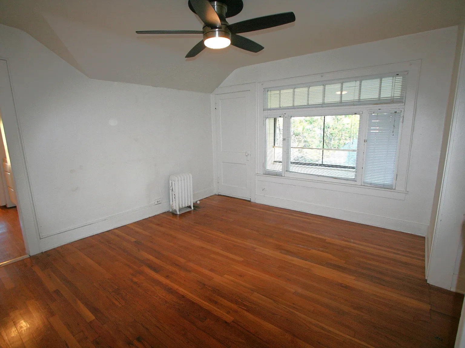 Studio, 375 sqft, $1,175 — Photo 2