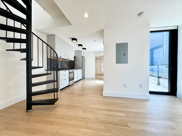 260 Gold Street image 1 of 32